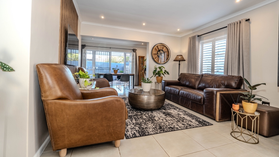 2 Bedroom Property for Sale in Sonstraal Heights Western Cape